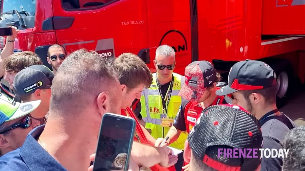 MotoGp Mugello, pole di Martin ma il più acclamato è sempre Bagnaia / VIDEO