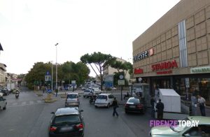 Rapina con il coltello in copisteria: via con incasso e cellulare