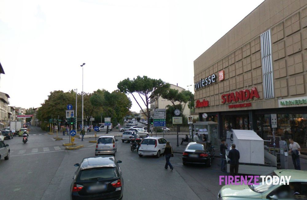 Rapina con il coltello in copisteria: via con incasso e cellulare