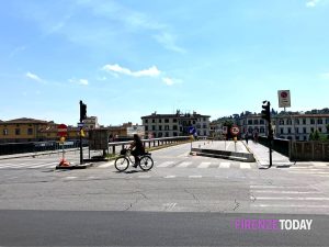 Ponte Vespucci, aperte entrambe le carreggiate ad una sola corsia