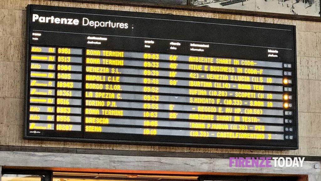 Caos treni, ritardi fino a 80 minuti