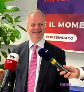 Schmidt “accerchiato”: “Capodimonte merita un direttore a tempo pieno. Se non fa un passo indietro, ci pensi Meloni”