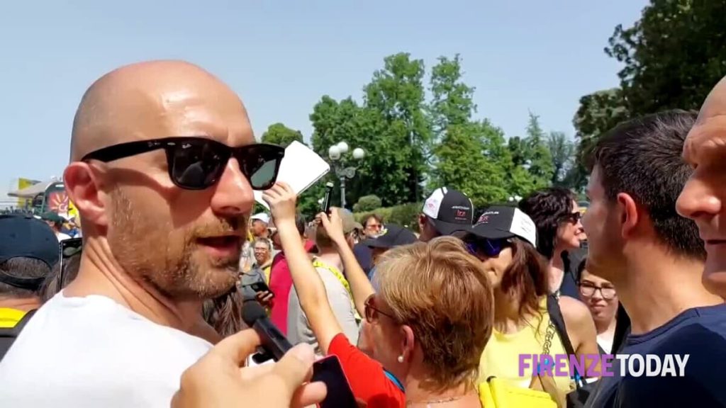 L'entusiasmo dei tifosi fiorentini per il Tour: "Che emozione, che bello" / VIDEO