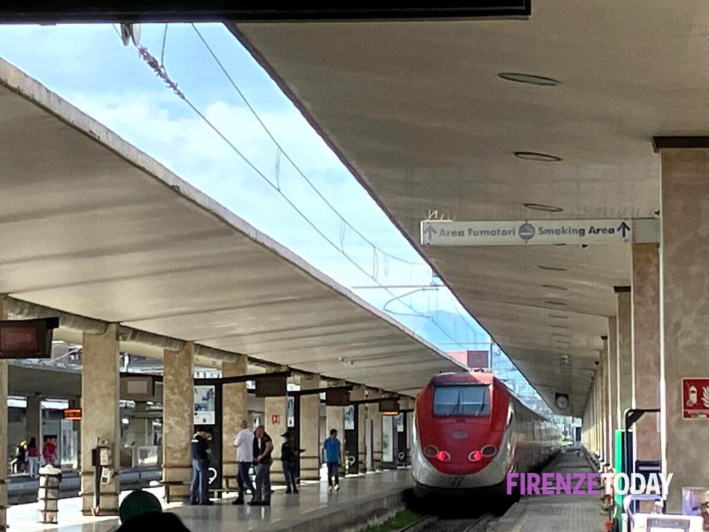 Allarme bomba a Santa Maria Novella / FOTO
