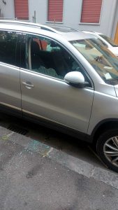 Furti a Porta al Prato: raffica di auto con i vetri spaccati  FOTO