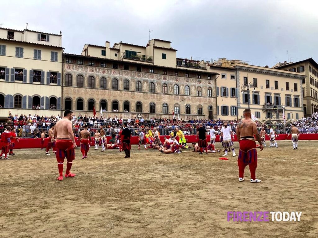 Calcio storico 2024: Rossi - Bianchi | DIRETTA