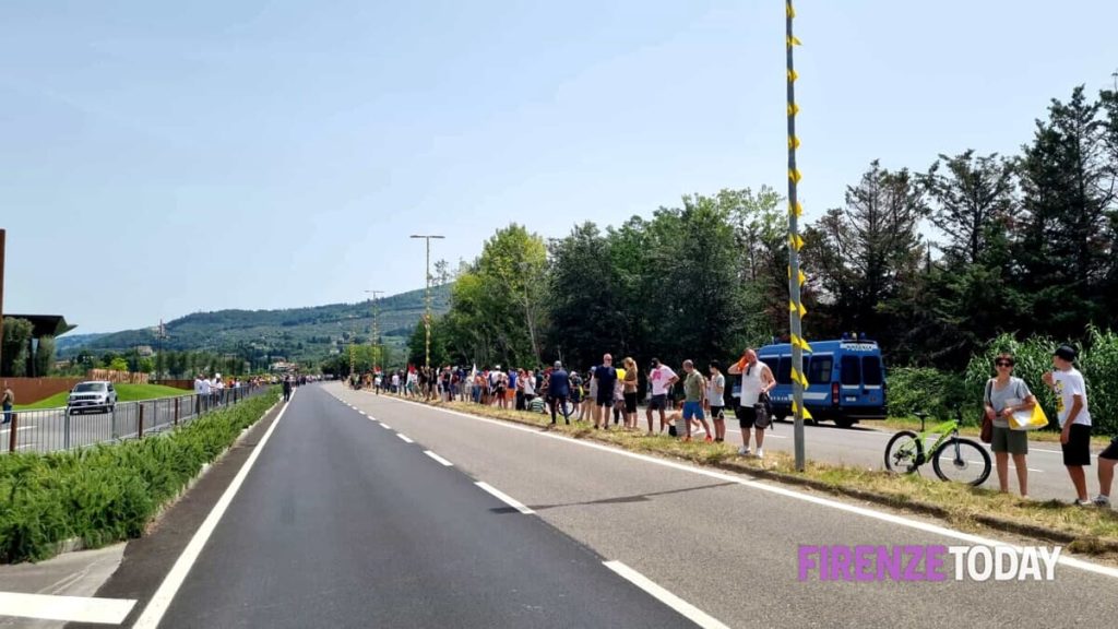 Tifosi fin dal mattino al Viola Park / VIDEO