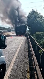 Camion a fuoco in Fi Pi Li / FOTO