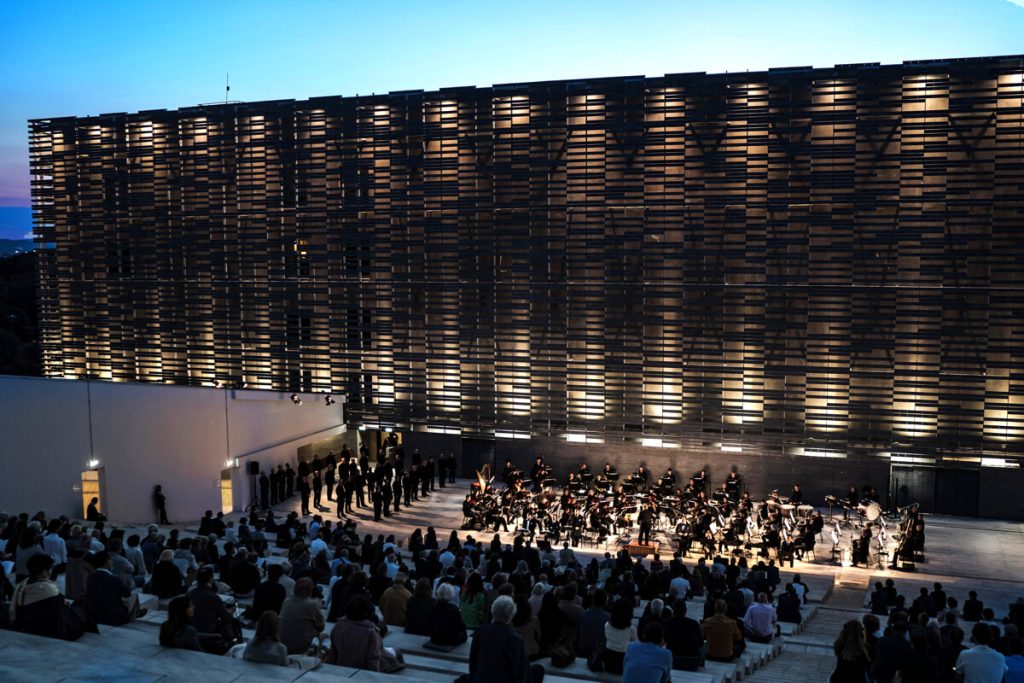 Nella Cavea del Maggio il concerto sinfonico corale del maestro Hankyeol Yoon