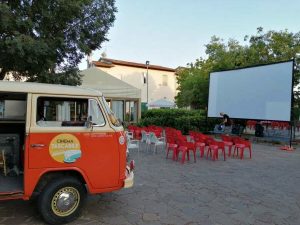 Cinema Tascabile: è tornato l'amato furgoncino che porta il cinema nelle piazze