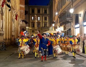 Festa di Sant'Anna: sfilata del corteo storico in notturna