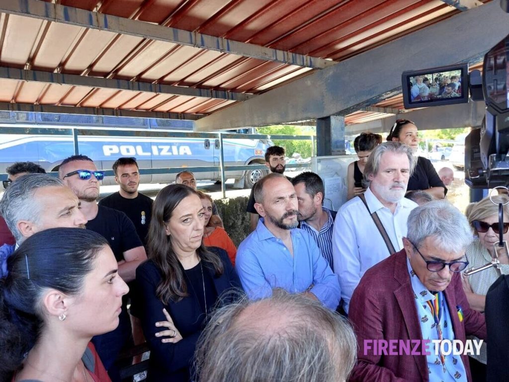 Funaro contestata fuori dal carcere di Sollicciano, costretta ad andarsene