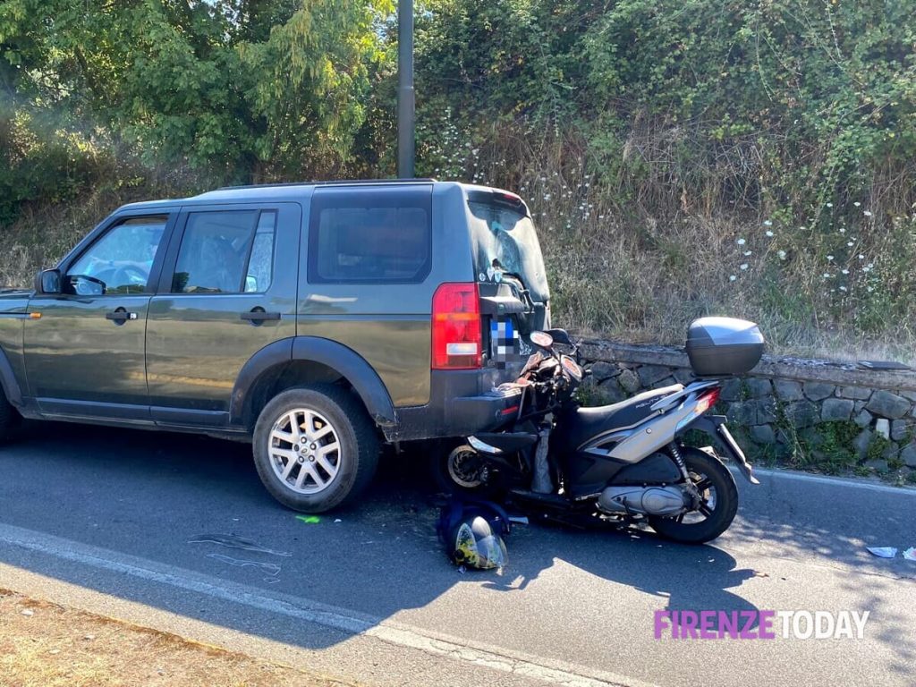 Grave incidente sulla Chiantigiana: scooterista ricoverata in codice rosso