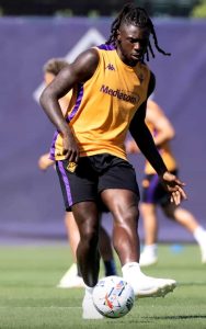 Fiorentina, Kean risponde alle critiche: "Questa è la mira che conta" / VIDEO