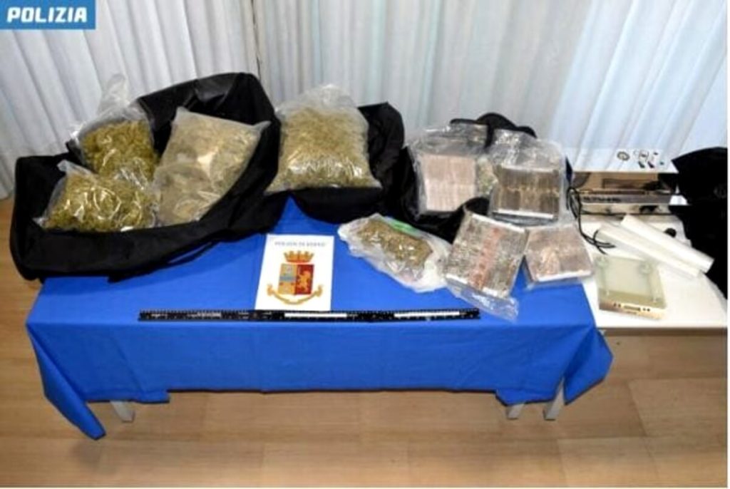 Arrestati due spacciatori: sequestrati oltre 14 chili di droga