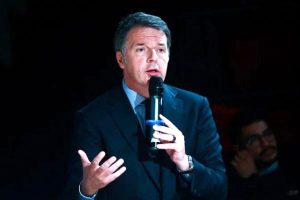 Dopo la batosta elettorale Renzi riapre al Pd: "Recuperare un centro che guarda a sinistra"