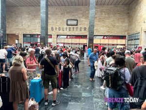 Treni, raffica di cancellazioni: domenica da incubo a Santa Maria Novella / FOTO