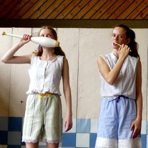 Scuola di Circo Toamême  presenta J’suis prête dans 5 minutes!