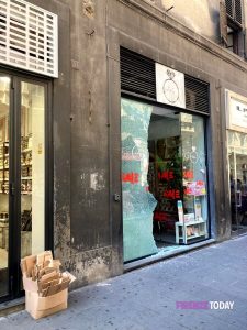 Spaccata in via de' Cerretani: "Non avremmo mai pensato ci potesse capitare"