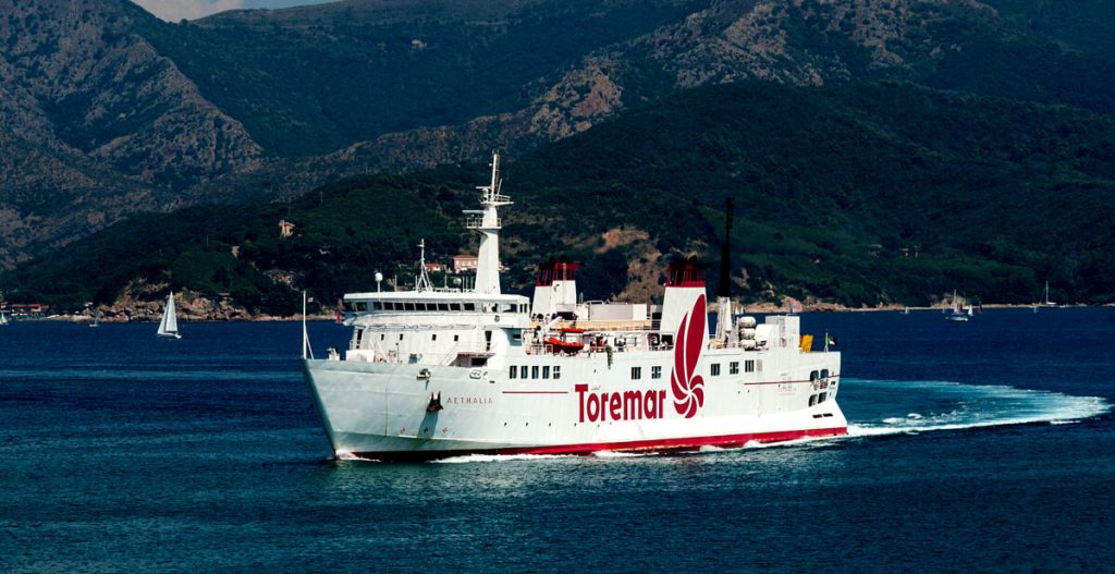 Fiorentini in partenza per le isole: i traghetti garantiti per Elba, Giglio e Capraia