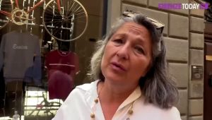 Souvenir volgari in città, la guida turistica: “Sporcano l’immagine di Firenze”  VIDEO