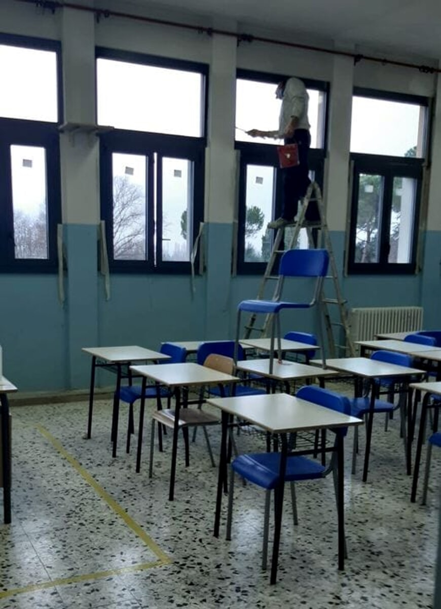 Efficientamento energetico: 130mila euro per completare la sostituzione degli infissi a scuola