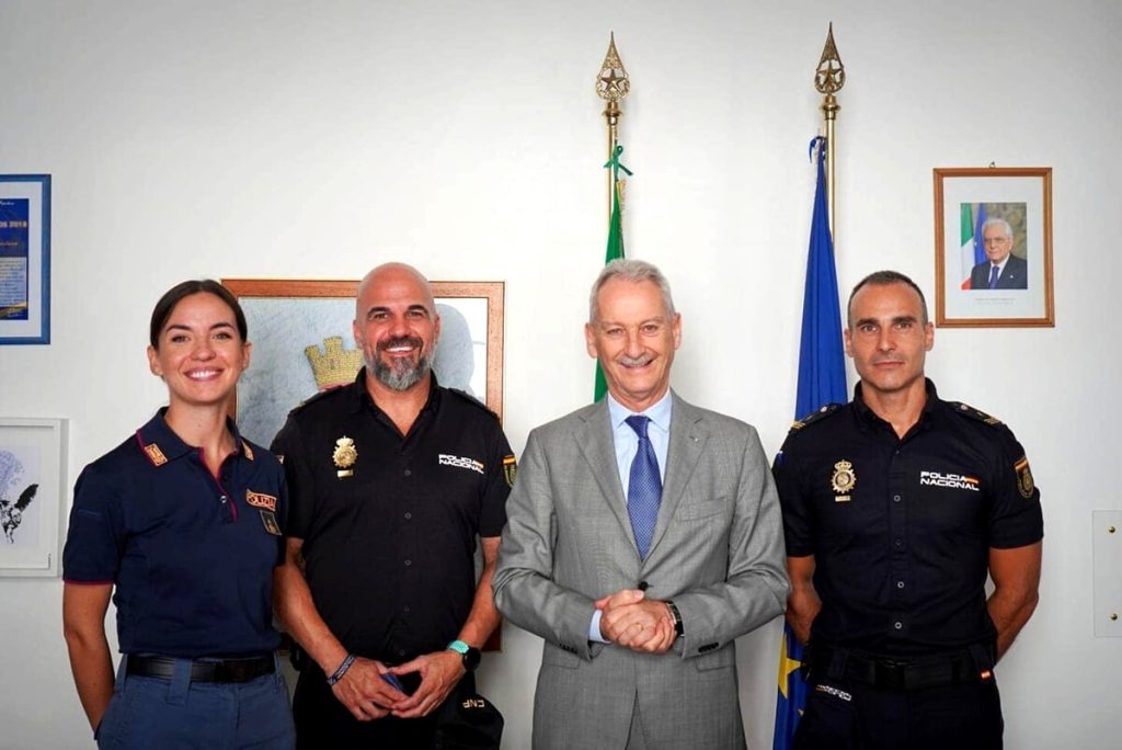 Sicurezza: agenti spagnoli e fiorentini insieme per le vie del centro