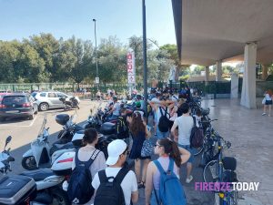 Costoli, ruba il portafogli ma viene fermato dalla polizia municipale