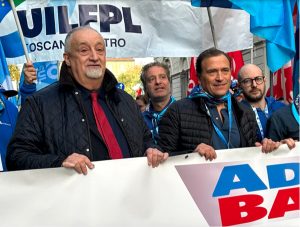 Ferragosto, Cgil e Uil proclamano sciopero nel commercio: “Tenere aperto è irrispettoso”. La Cisl non si unisce