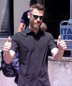 Fiorentina, De Gea è in città: bagno di folla a Peretola / VIDEO