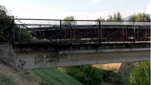Mantignano: al via la demolizione del ponte dei “cazzotti”