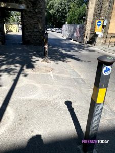 Lungarno: catena rotta da mesi