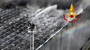 Cos'era la grande nube nera sulla città / FOTO - VIDEO