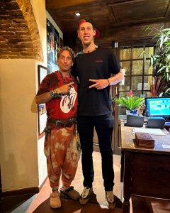 Vacanze fiorentine per un volto noto dell'NBA / FOTO