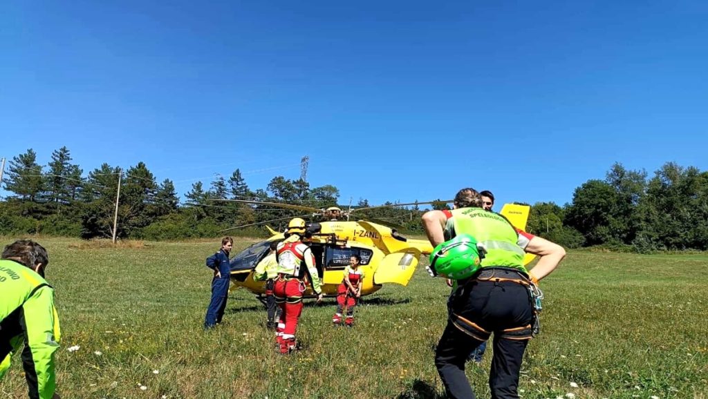 Via degli Dei, escursionista in difficoltà recuperato col Pegaso / FOTO