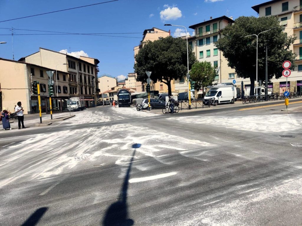 Piazza Dalmazia, guasto a un pullman: incidenti e traffico in tilt