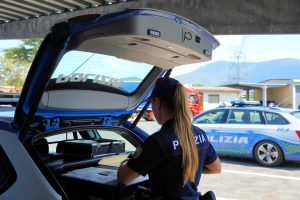 Alcol e non solo: la Polstrada fa strage di patenti e punti