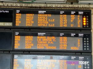 Guasto e persona deceduta: treni ancora in tilt, maxi ritardi a Firenze / FOTO