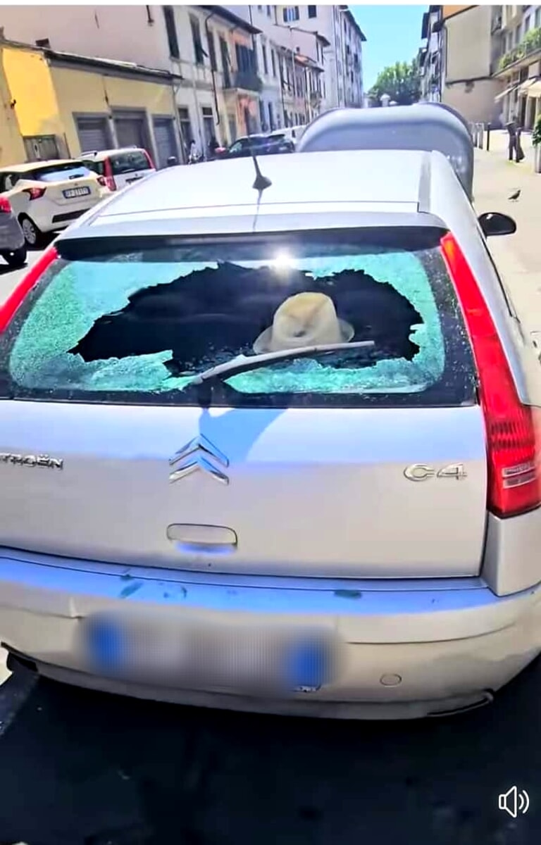 San Jacopino, ancora vetri rotti: “Non ne possiamo più”