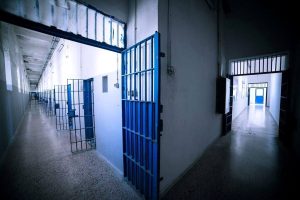 "Alla Dogaia caldo estremo". Nel mirino le condizioni del carcere pratese