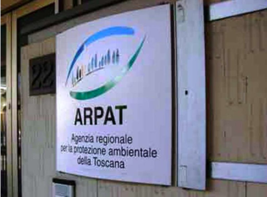 Sversamento nel torrente Lora per la rottura di un pozzetto