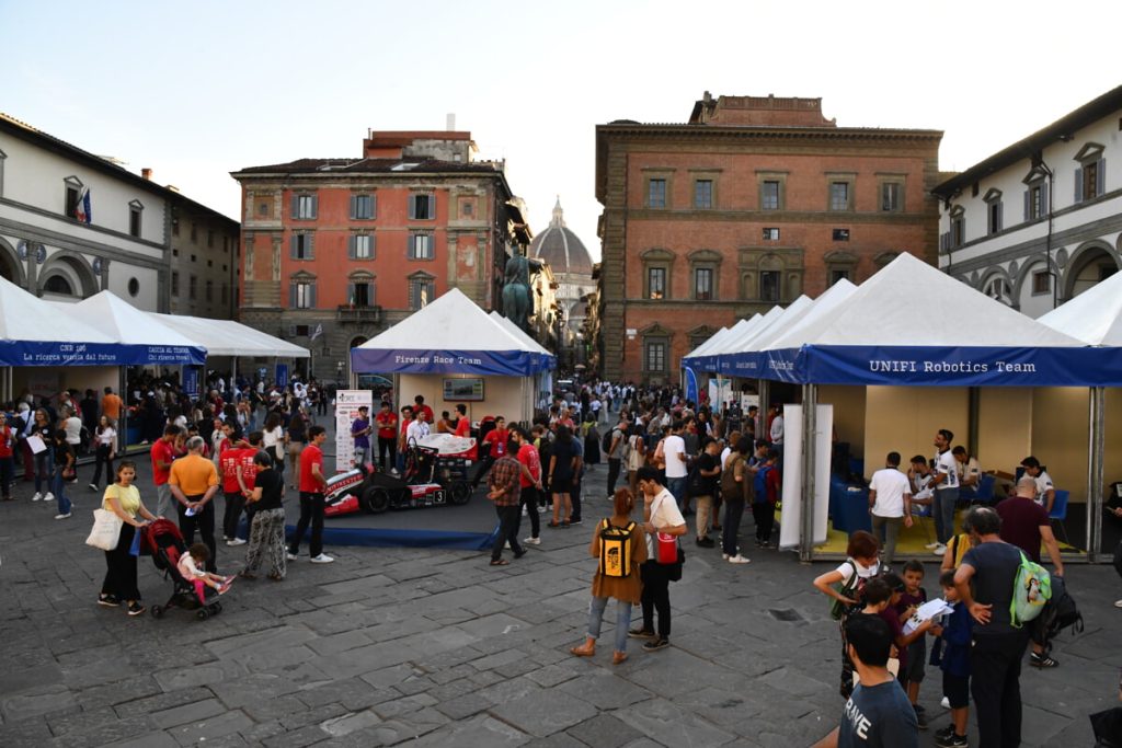 Firenze si illumina con Bright-Night: spettacoli, visite guidate, passeggiate, giochi, laboratori e attività nei musei