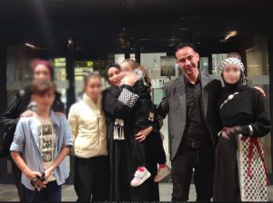 Gara di solidarietà, Anas e Samira riabbracciano il babbo e le sorelle