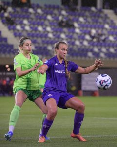 Fiorentina Femminile, la Champions è ormai un miraggio: al Viola Park il Wolfsburg domina e si impone 7-0