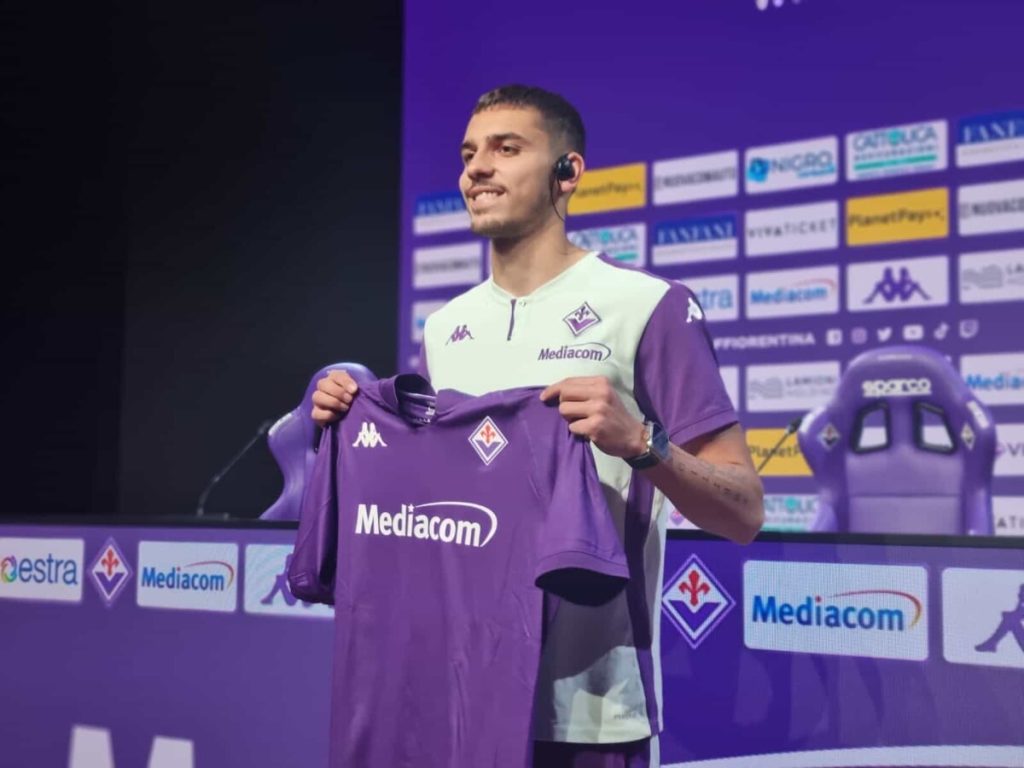 Fiorentina, Moreno: "Mi seguivano anche altre squadre ma ho scelto Firenze. A mio agio nella difesa a tre"