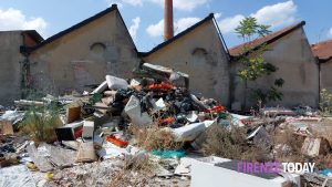 Ex Becagli, a un anno dall’incendio opposizione all’attacco: “Tante promesse, ma non è cambiato niente”