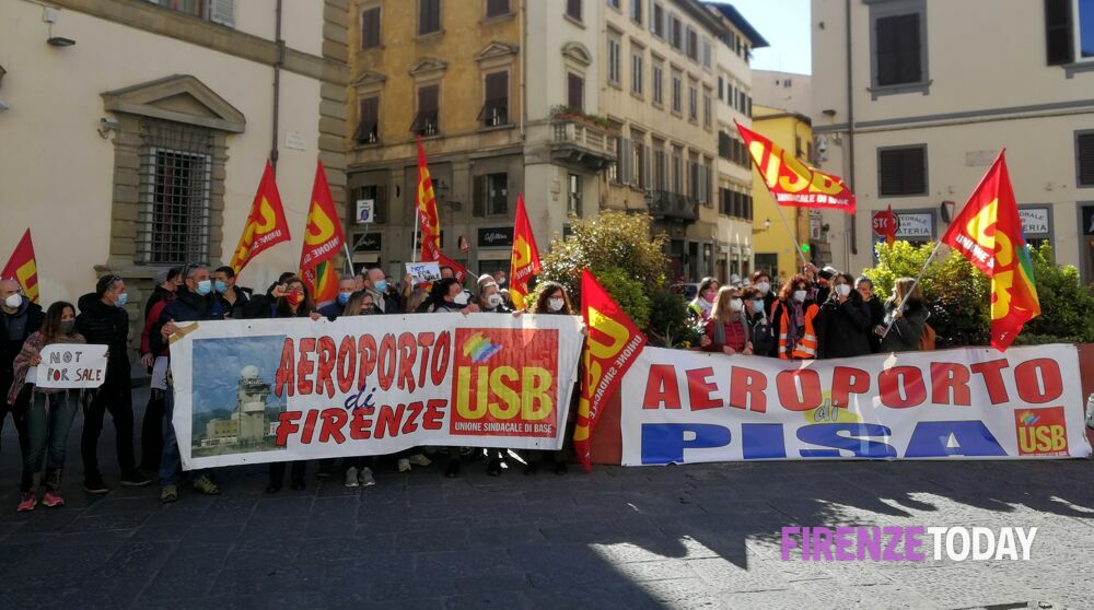 Aeroporti, scioperano i lavoratori di Peretola e Pisa: “Condizioni di lavoro sempre peggiori”
