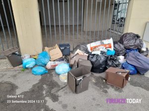 Raccolta differenziata in Via della Saggina
