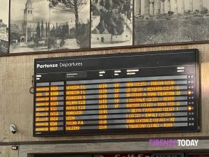 Treni, ancora una mattinata da dimenticare. Ritardi di luglio: arrivano i bonus per i pendolari