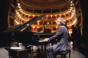 Il compositore Roberto Cacciapaglia in concerto a Firenze